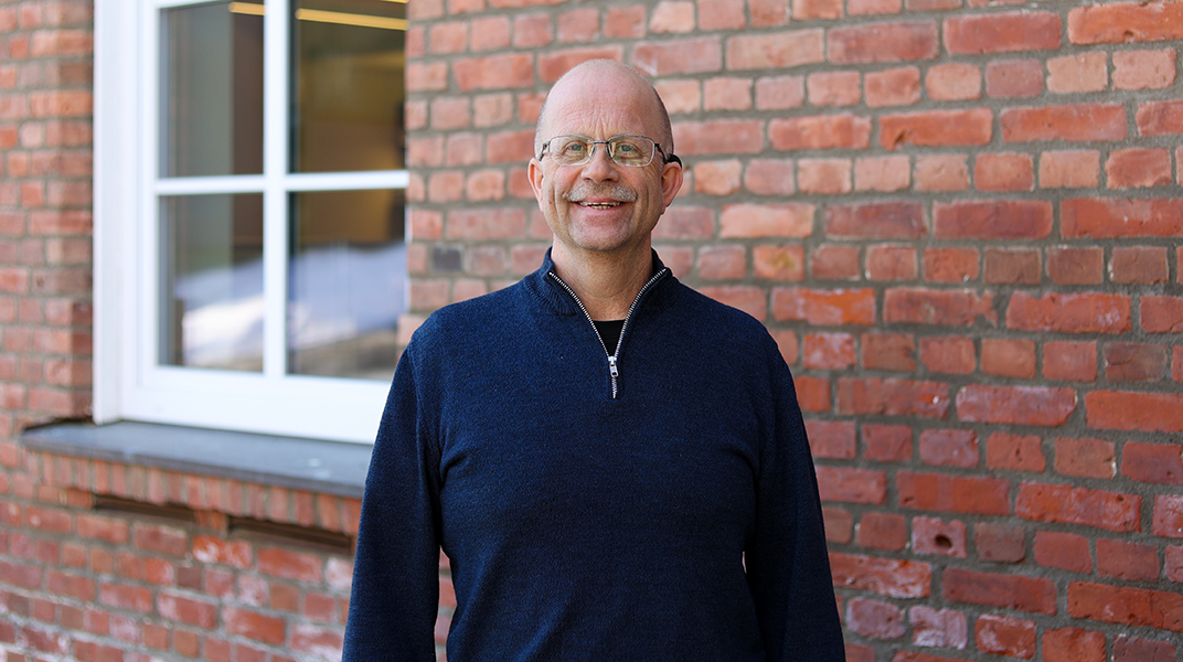 Svein Erik smiler til kamera.
