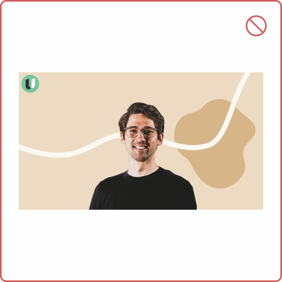 Mann på brun bakgrunn med kraftige organiske former som tar mye oppmerksomhet. Rød ramme rundt bildet.