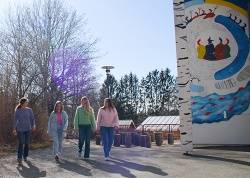 Bilde av fire lærere ved Nedre Bekkelaget skole